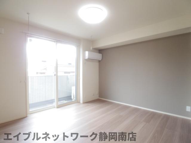 居室・リビング　ゆったりとした居間です