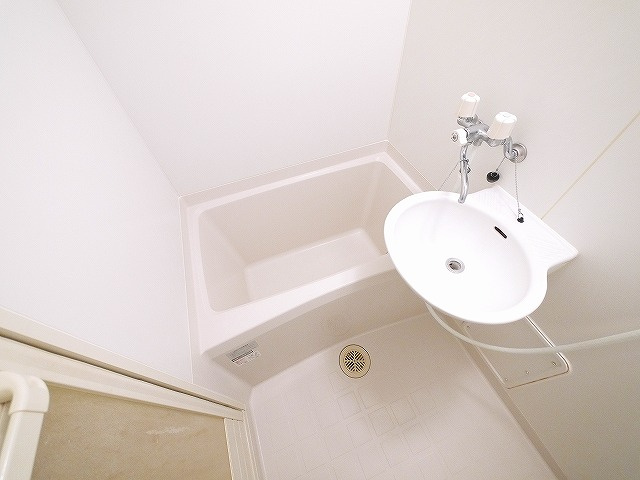 バス・シャワールーム　ゆったり過ごせるお風呂です