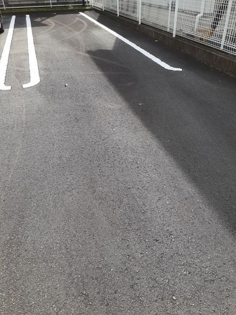 【菊川市加茂のアパートの駐車場】