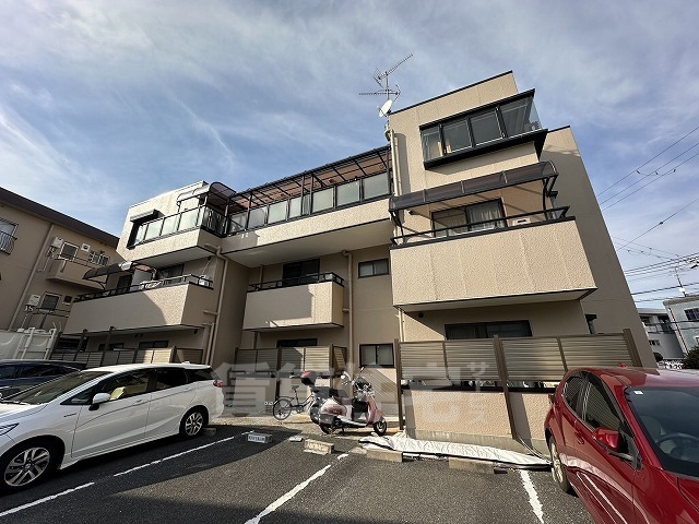 【西宮市松生町のマンションの建物外観】