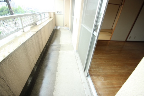 バルコニー　※別号室の写真です