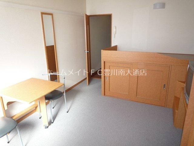 居室・リビング　同型別部屋写真