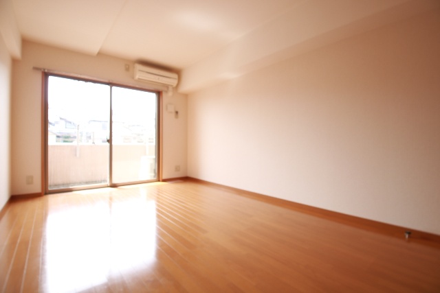 居室・リビング　※別室の参考写真の為、現況優先です。