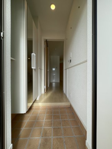 玄関　103の写真（間取同タイプ：イメージ）