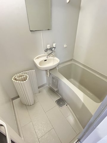 バス・シャワールーム　※別部屋参考写真