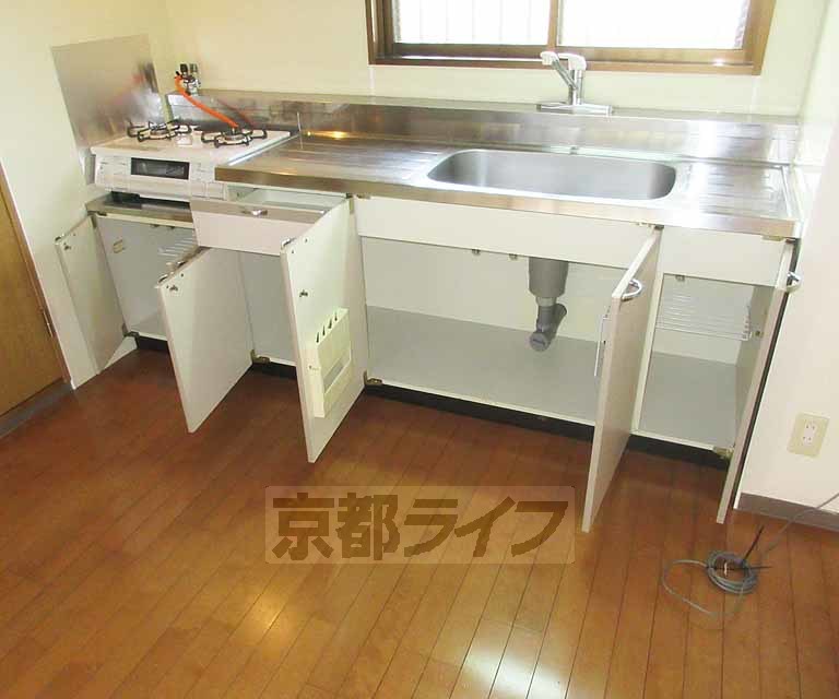キッチン　収納たっぷりのキッチンです・