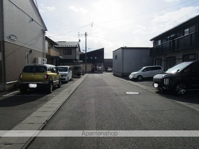 その他　周辺道路（その他）まで0m