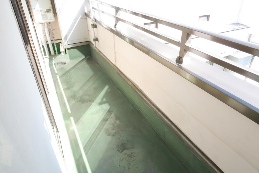 バルコニー　バルコニー有り