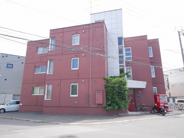 建物外観　☆閑静な住宅街にある単身物件です！