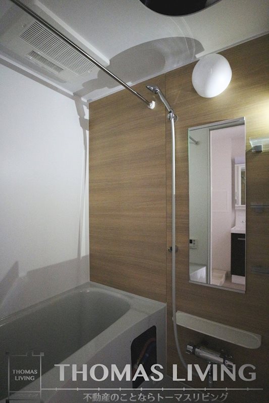 バス・シャワールーム　足を伸ばしておくつろぎください。