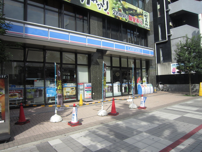 コンビニ　ローソン（コンビニ）まで216m