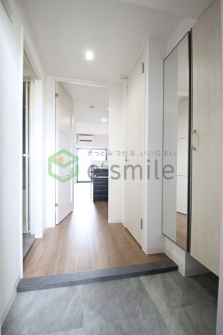 玄関　収納もある玄関です