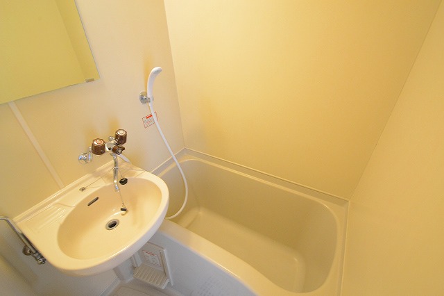 バス・シャワールーム　キレイなユニットタイプバスルーム☆