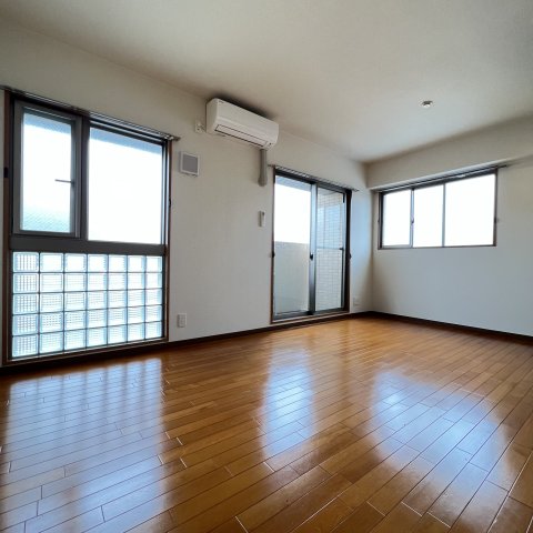 居室・リビング　同仕様タイプです