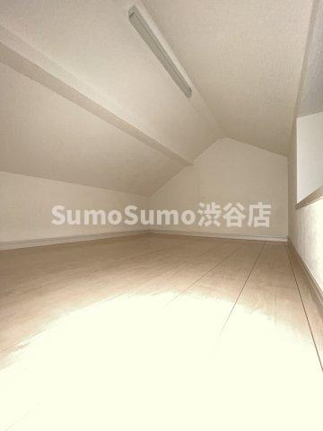 その他部屋・スペース　広くて明るい寝室