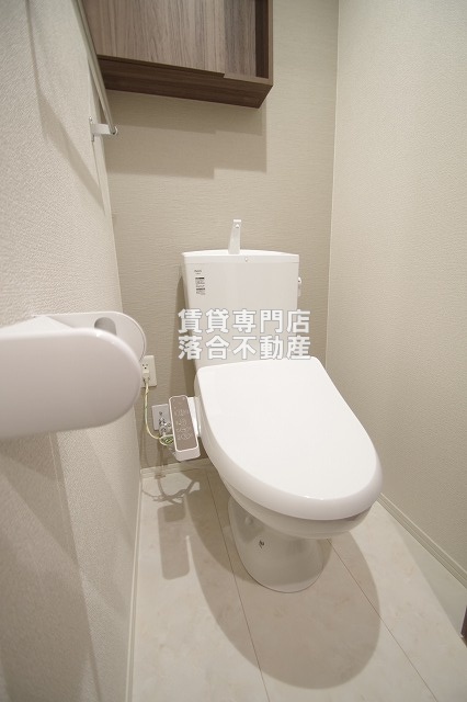 トイレ　温水洗浄暖房便座付き♪