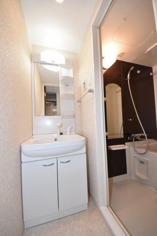 洗面設備　使いやすい洗面所です