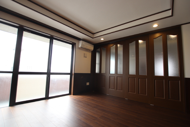 居室・リビング　リビングと７帖洋室は引き戸で仕切れます