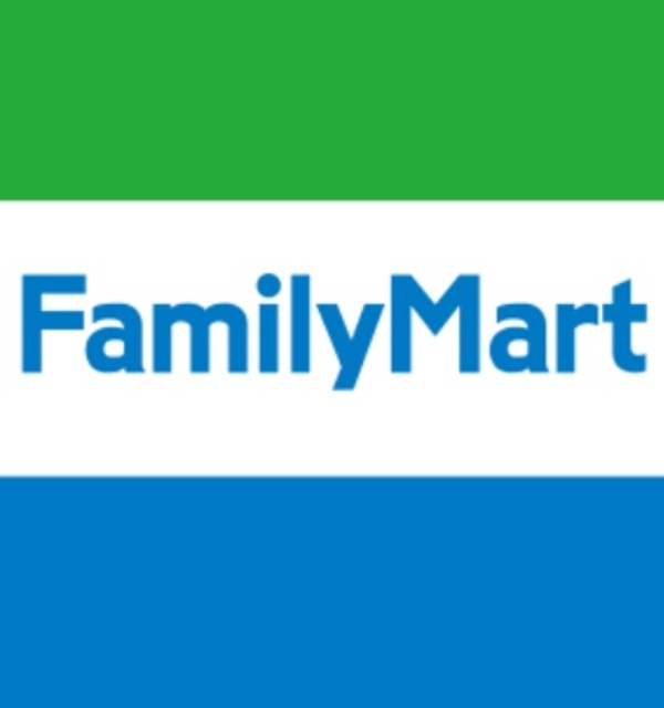 コンビニ　ファミリーマート高輪一丁目店（コンビニ）まで330m