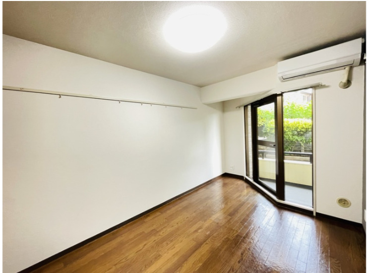 居室・リビング　こちらのリビングで趣味の時間をお楽しみください