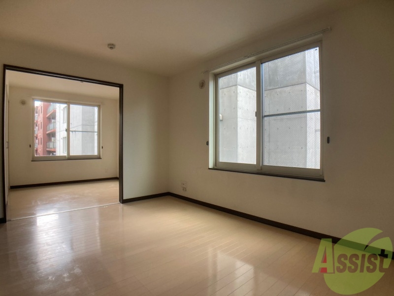 居室・リビング　明るいお部屋は気持ちよく過ごせそうですね。