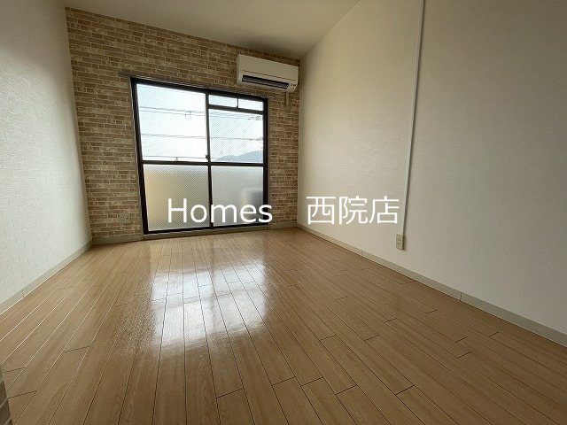 居室・リビング　別号室参考写真