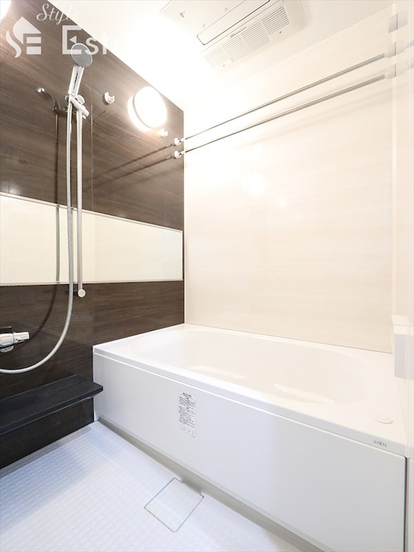 バス・シャワールーム　バスルーム