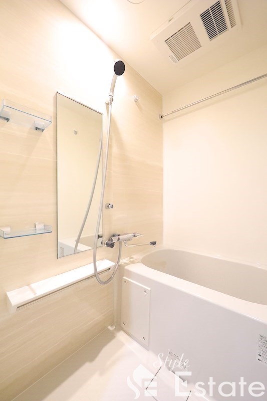 バス・シャワールーム　バスルーム