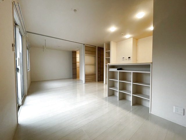 居室・リビング　別部屋参考写真です