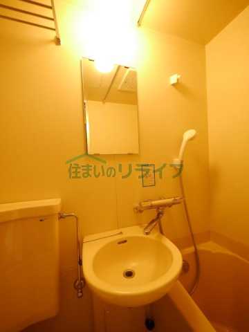 洗面設備　同タイプ反転写真となります。