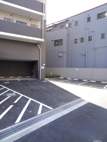 駐車場　★駐車場完備★