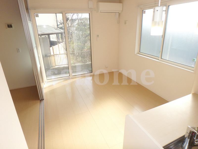 居室・リビング　広々！とてもきれいな室内です☆