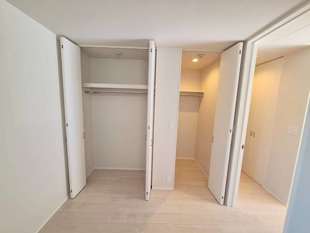 収納　ゆとりのあるウォークインクローゼット