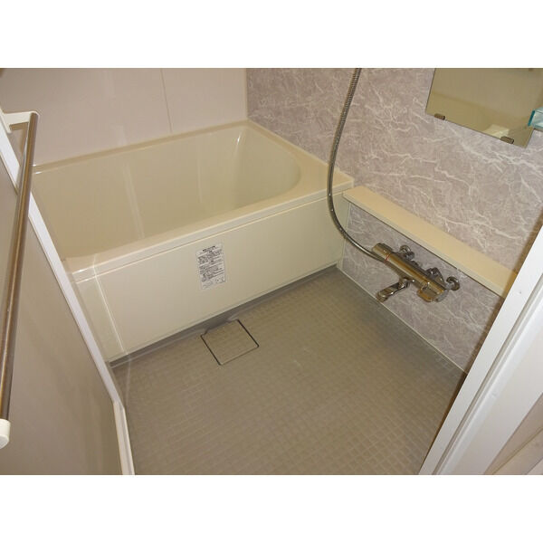 バス・シャワールーム　便利な浴室乾燥時付き♪