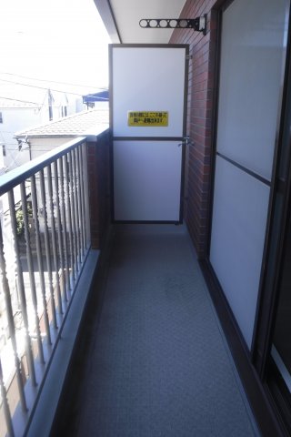 バルコニー　他のお部屋の参考写真となります。