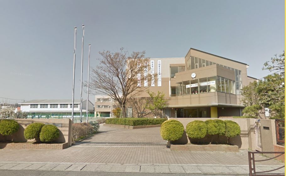 中学校　川崎市立井田中学校（中学校）まで377m