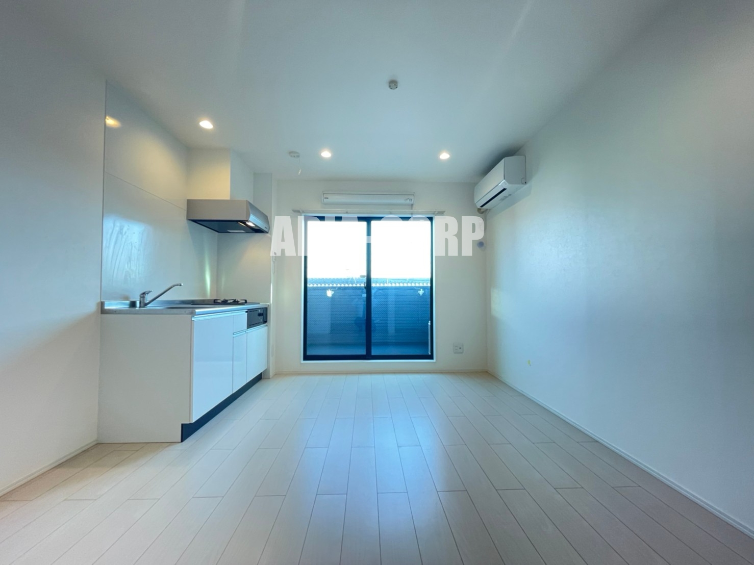 居室・リビング　広々としたお洒落な空間！デザイナーズ物件ならではの綺麗さです