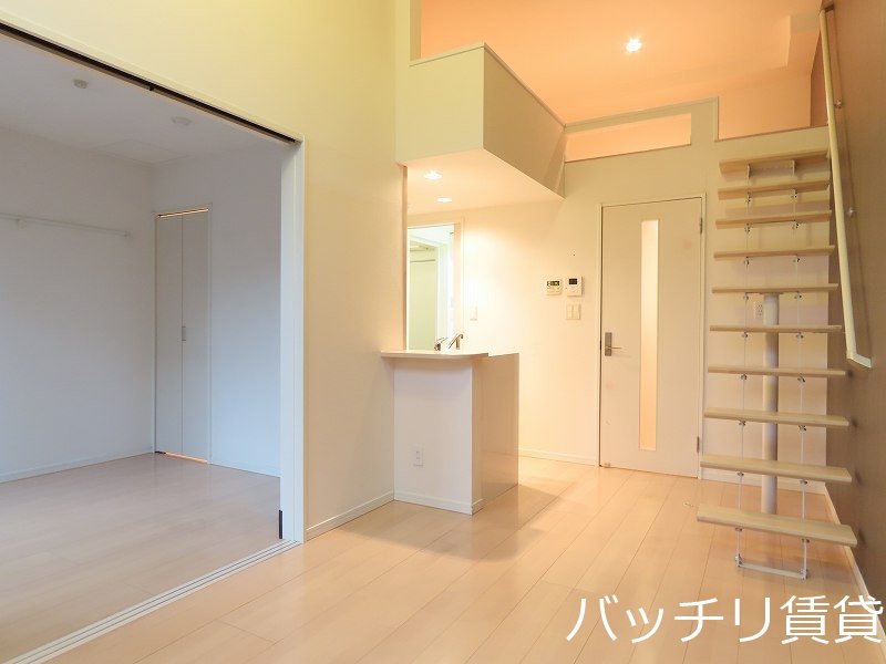 居室・リビング　同型タイプの為、現状を優先致します。