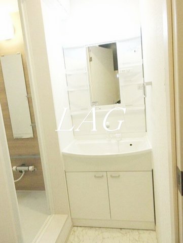 洗面設備　独立洗面台です。