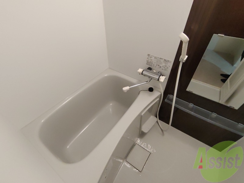 バス・シャワールーム　浴室はこちら。一日の疲れを癒しましょう。