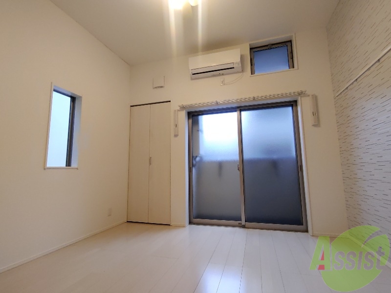 居室・リビング　こちら生活メインとなる洋室を撮影しました。