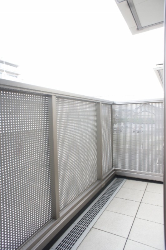 バルコニー　図面と現状に相違がある場合には現状を優先