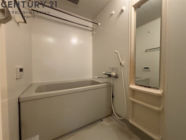 バス・シャワールーム　シンプルで機能的なユニットバスです♪