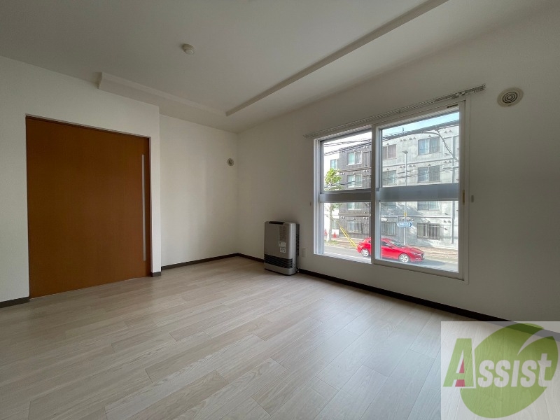 居室・リビング　広くてキレイなお部屋が広がっていて、充実した生活が送れそう。