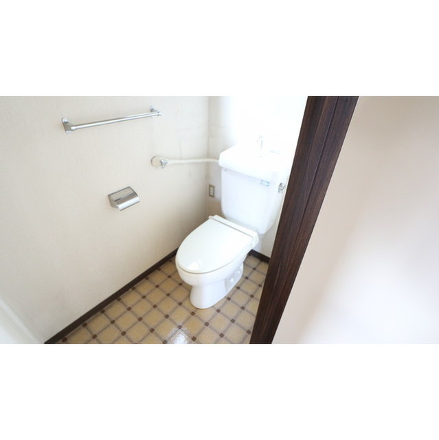 トイレ　※隣部屋参考写真