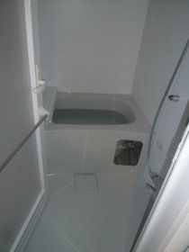 バス・シャワールーム　※別部屋の参考写真です。