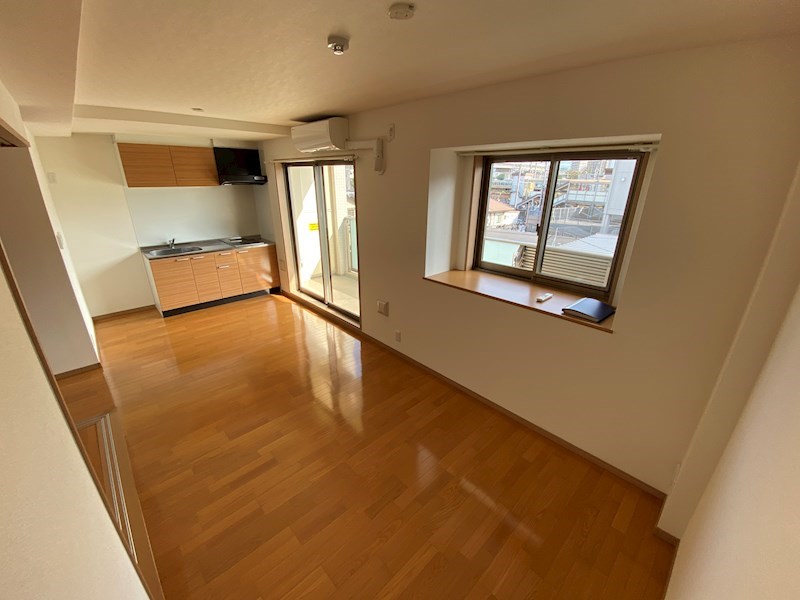 居室・リビング　※同物件別号室参考写真