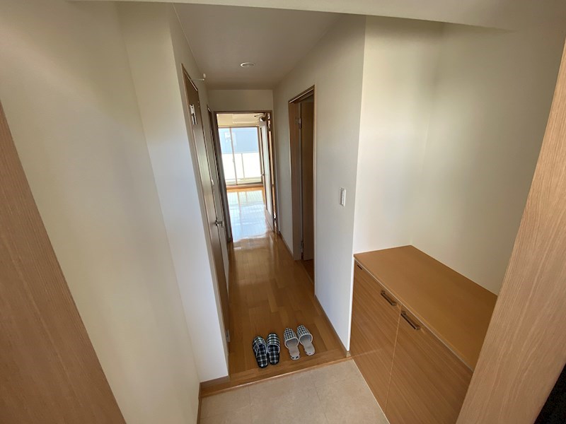 玄関　※同物件別号室参考写真