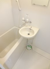 バス・シャワールーム　お風呂で日々の疲れを落としましょう