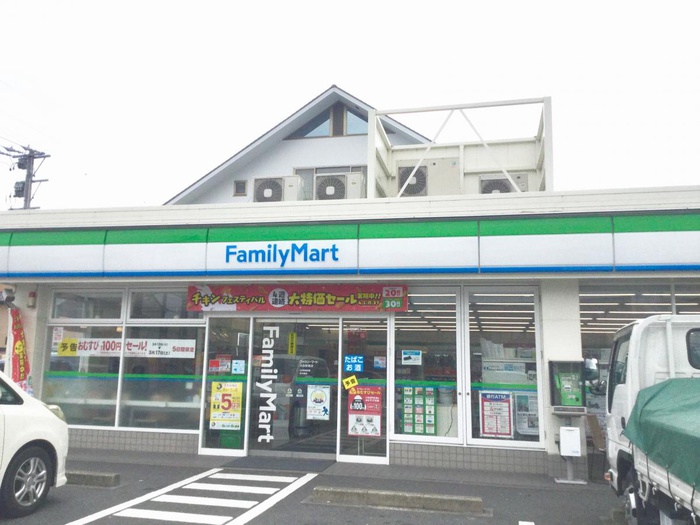 コンビニ　ファミリーマート 大森駅南店（コンビニ）まで550m